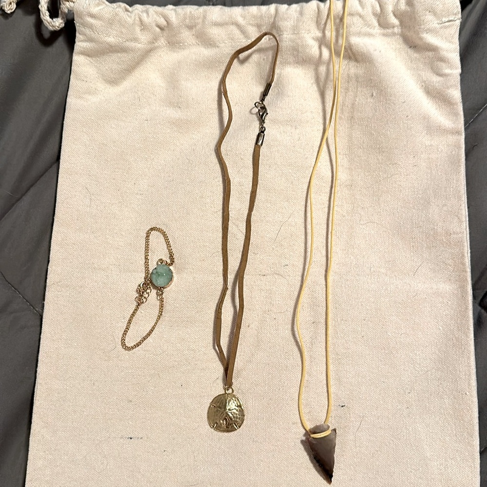 Bundle of jewelry